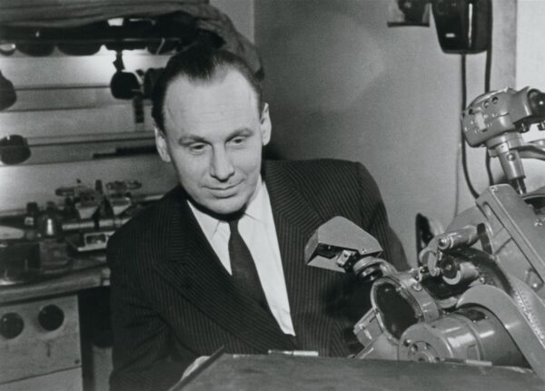 Mees, kes ühendas žanreid. Grigori Kromanov 100