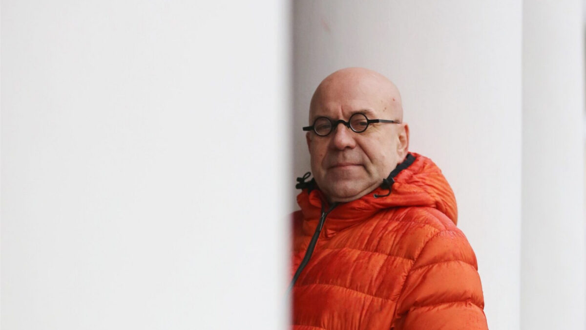 Kunsti regressioon tehisarupõhises kultuuritööstuses