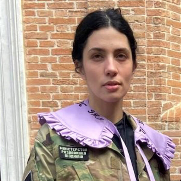 Pealelend &ndash; Nadja Tolokonnikova, Pussy Rioti juht