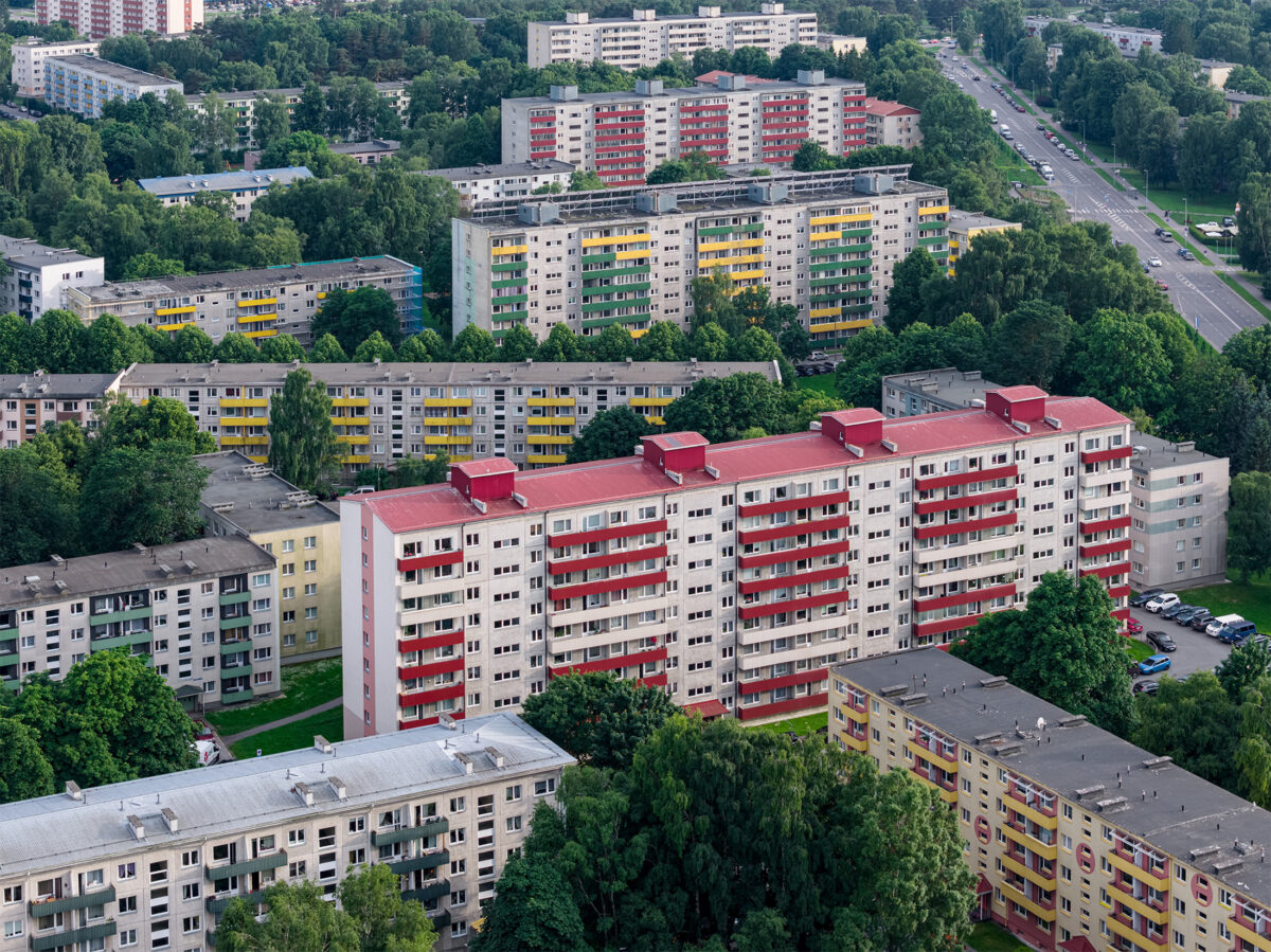 Pärast Teist maailmasõda ehitatud kortermajade ja nende ümbruse renoveerimine aitab ajakohastada taskukohaseid eluasemeid. Parem linn algab sageli tavalise kodu kordategemisest.   